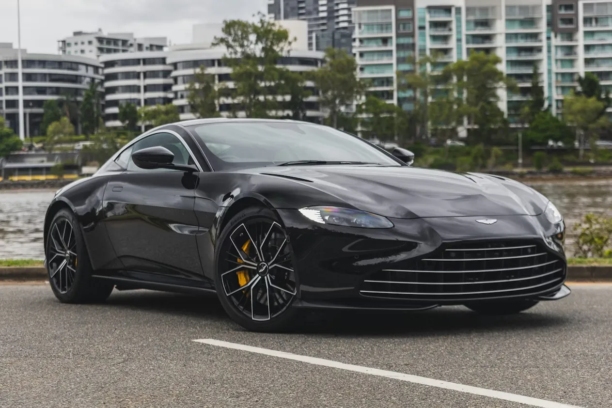 Aston Martin Vantage Manual