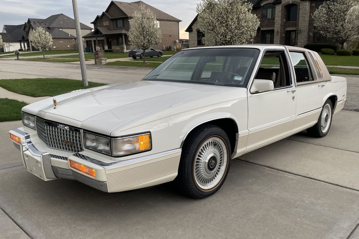 Cadillac DeVille 1990