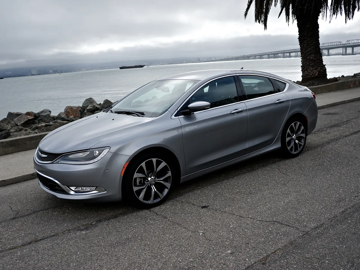 Chrysler 200