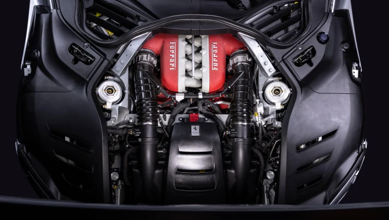 Ferrari purosangue Engine