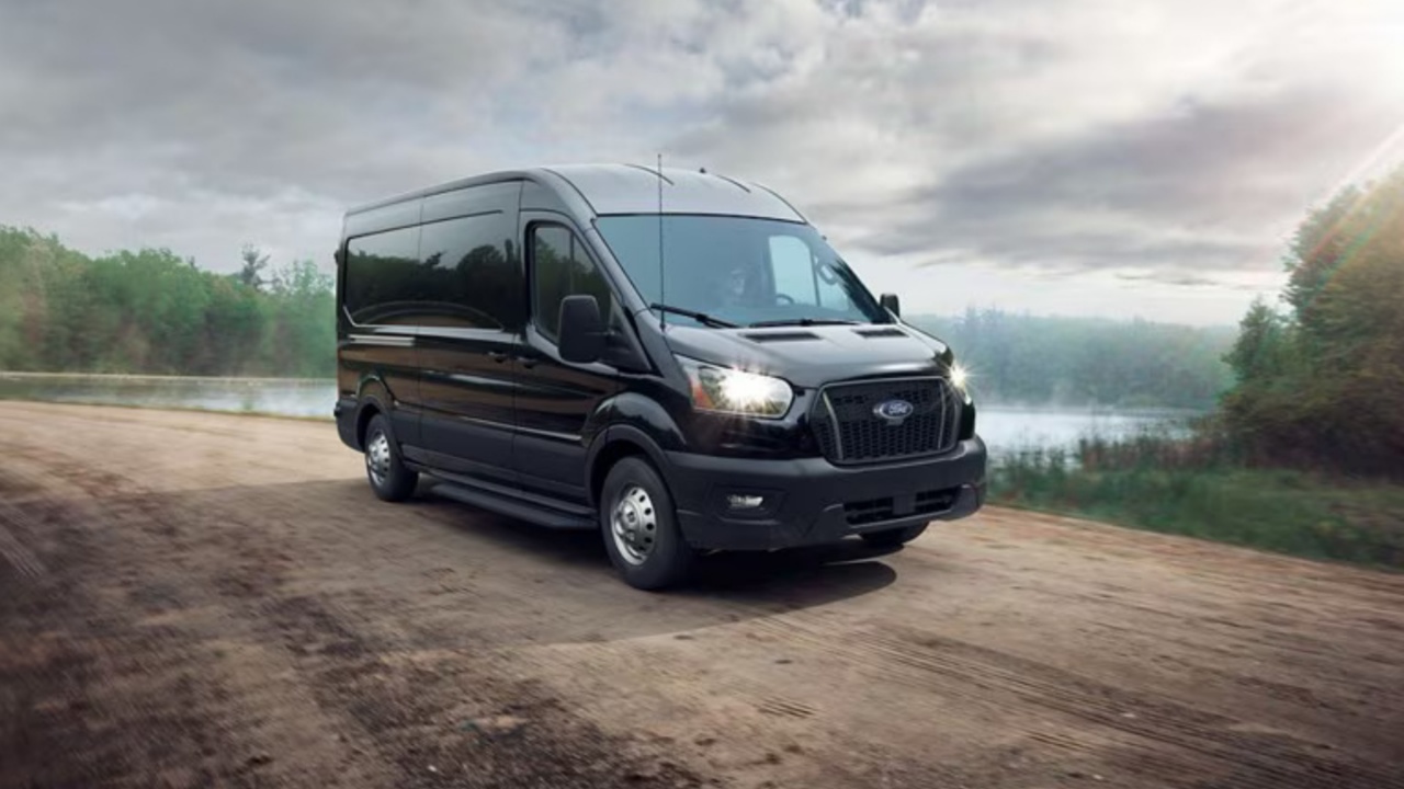 Ford Transit Passenger Van (2020–2025)