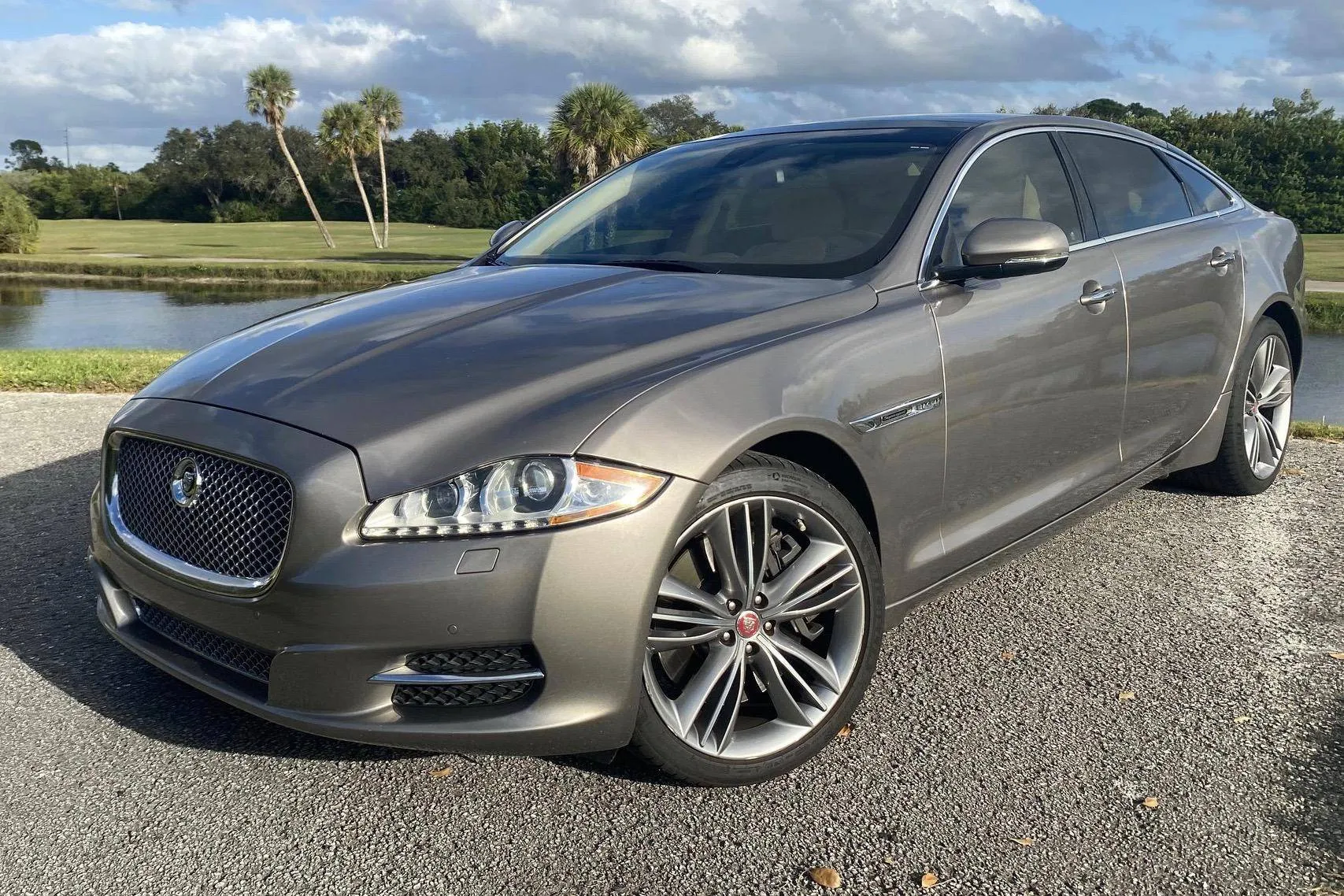 Jaguar XJ L Portfolio