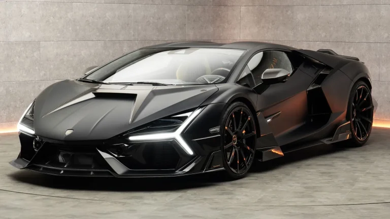 Lamborghini Revuelto