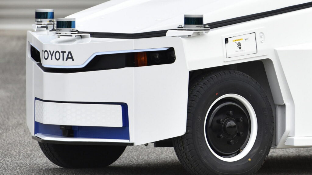 Level 4 Autonomous Tractors at Tokyo Haneda