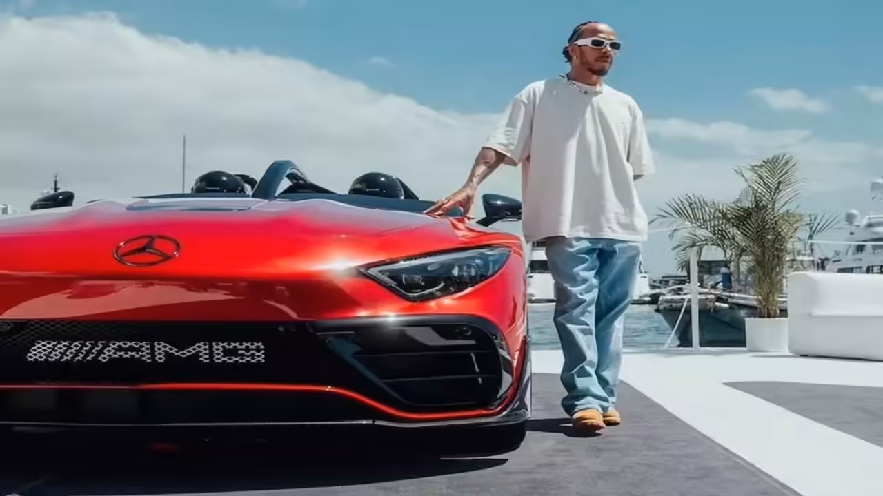 Lewis Hamilton's Legendary Collection (Former) Lewis Hamilton's Legendary Collection (Former)