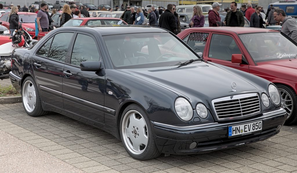 Mercedes-Benz E-Class W210
