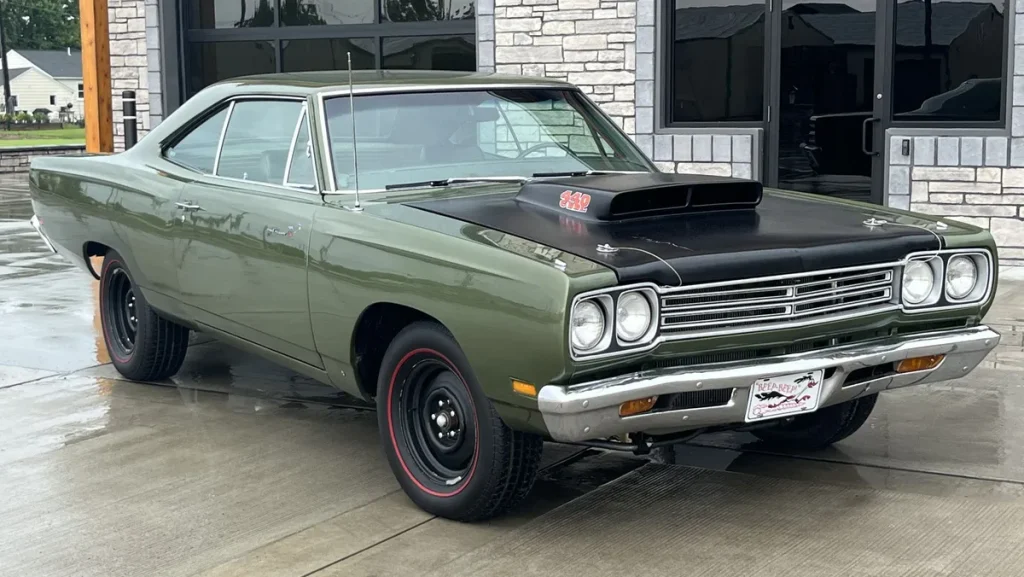 Plymouth Road Runner 440 Six Barrel