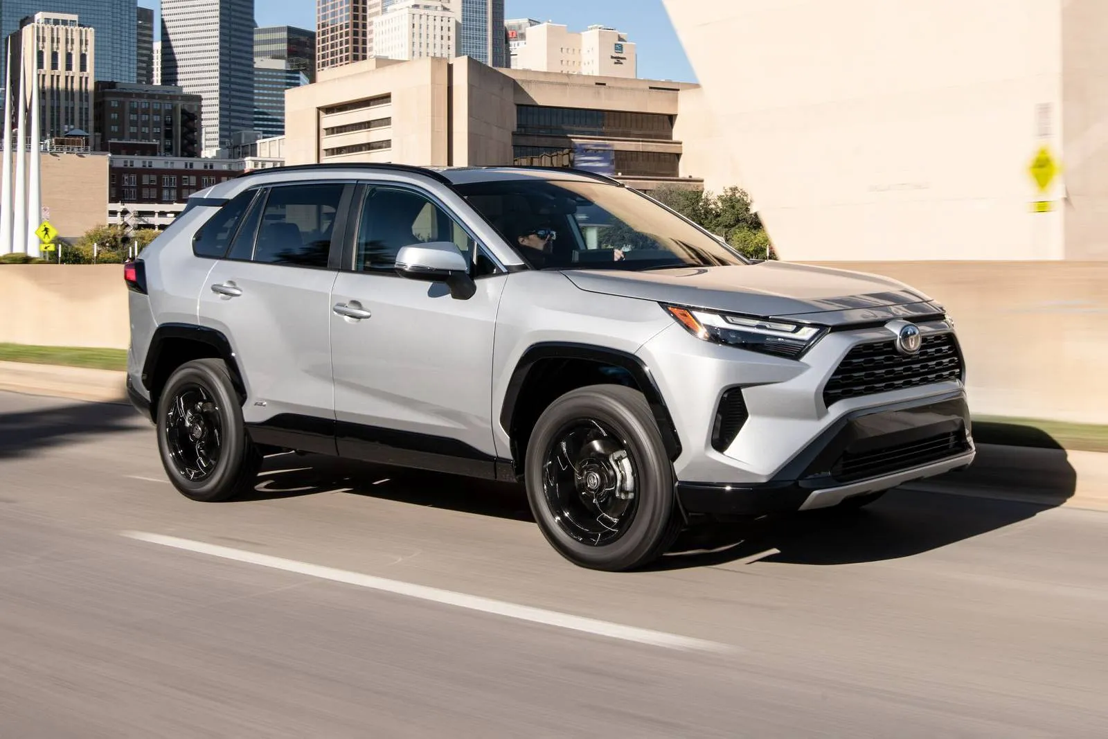 Toyota RAV4 LE Hybrid Toyota RAV4 LE Hybrid