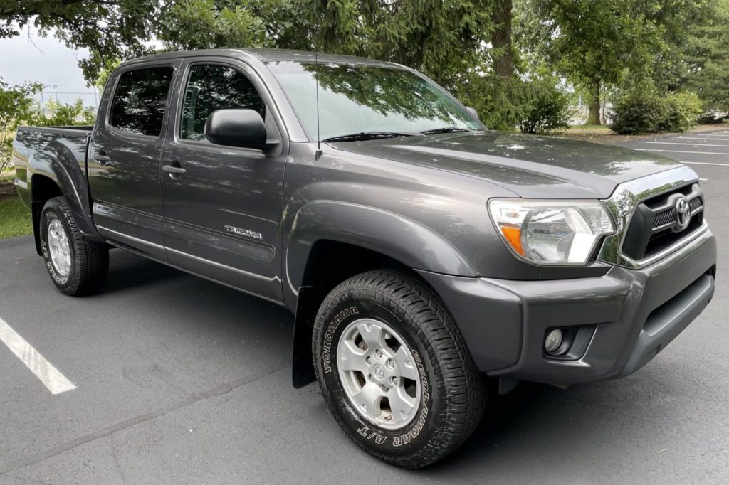 Toyota Tacoma (Short Bed, Double Cab)