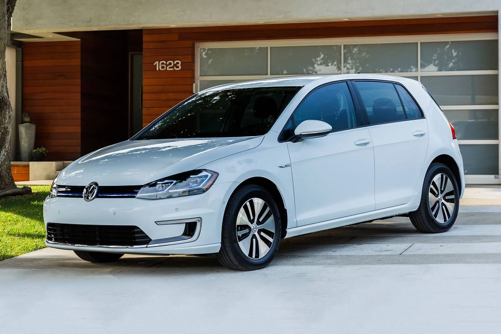 Volkswagen e Golf SEL Premium