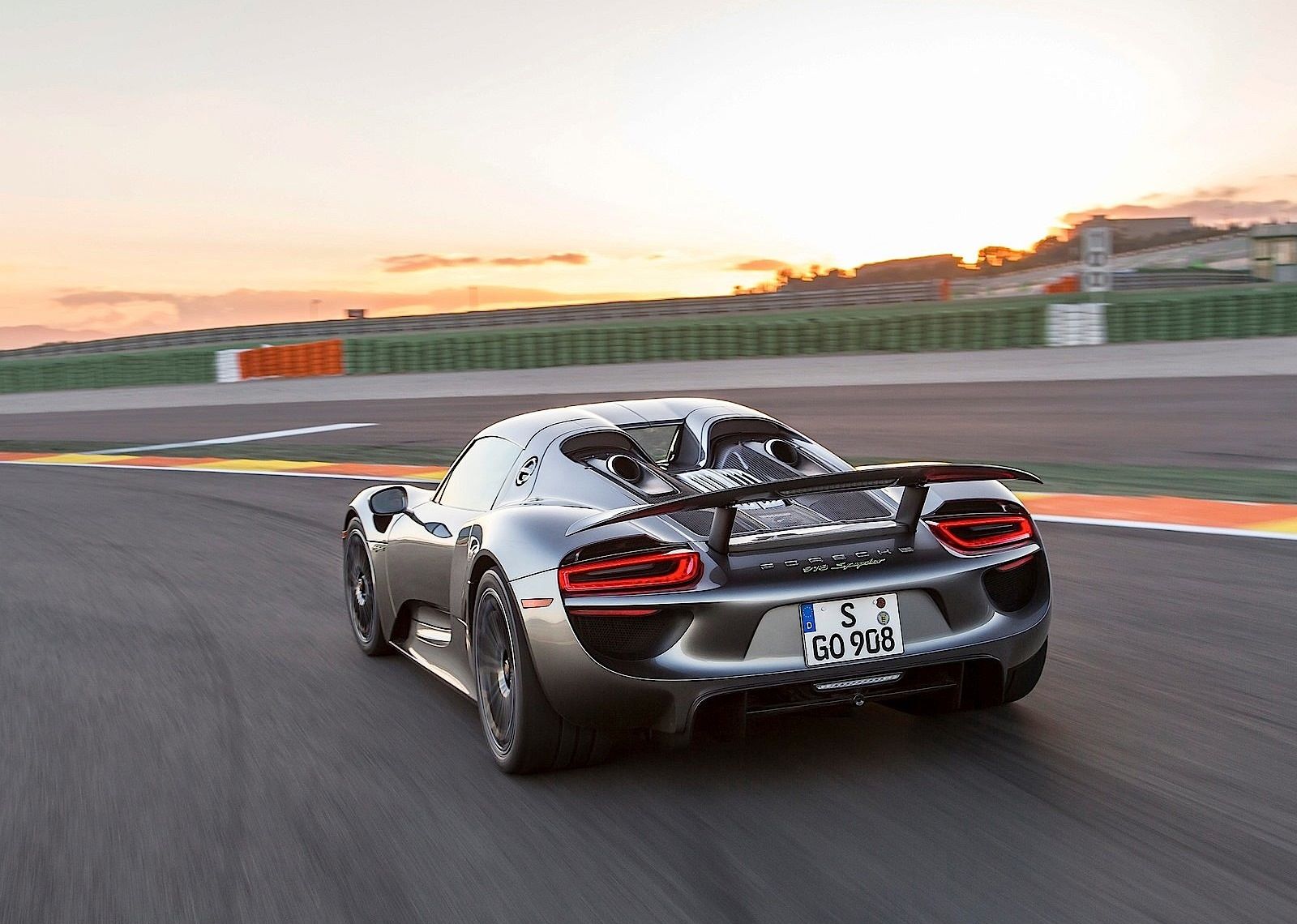 2014 Porsche 918 Spyder