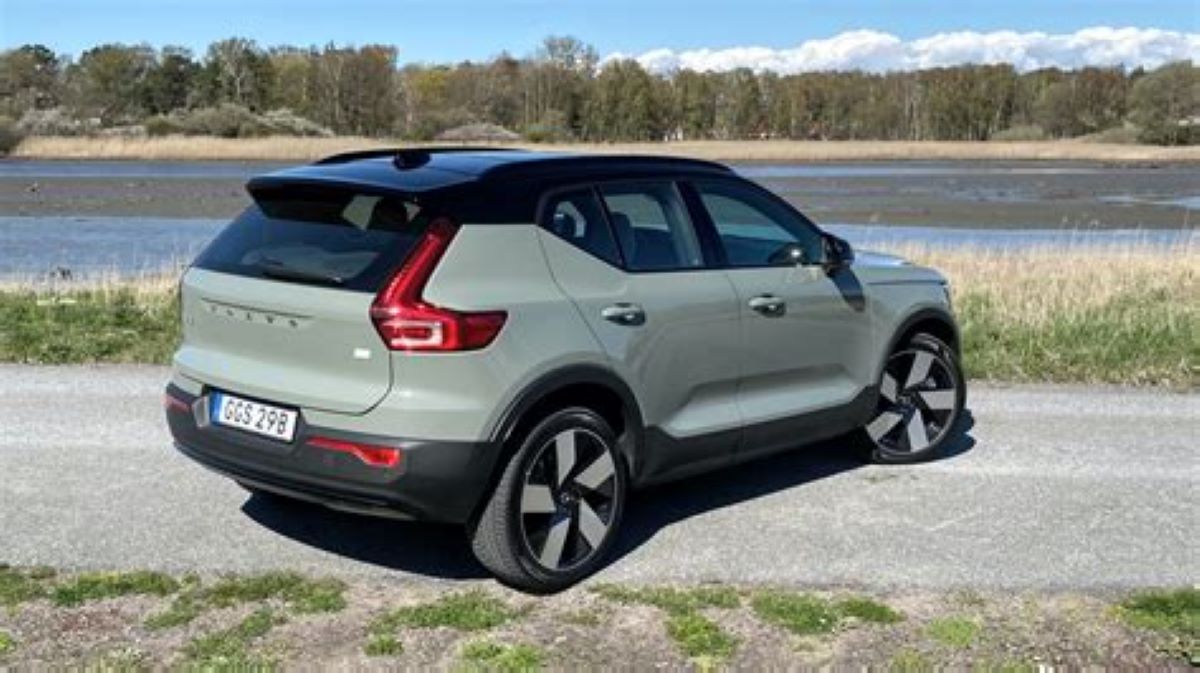 2024 Volvo XC40