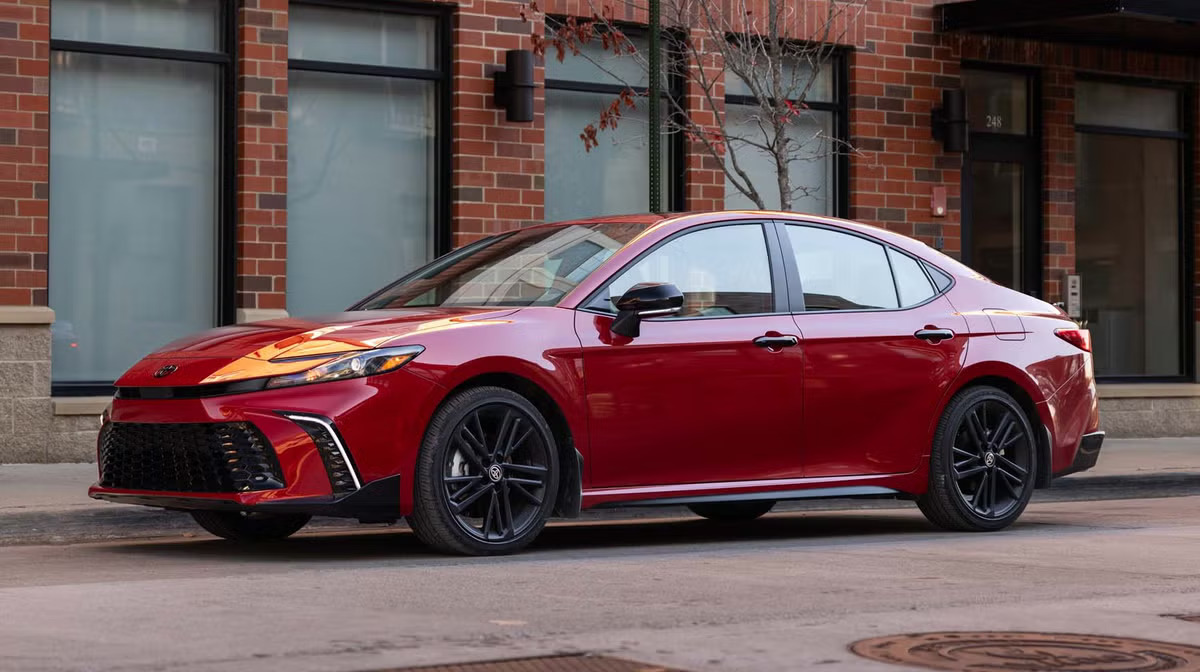 2026 Toyota Camry Hybrid Standard