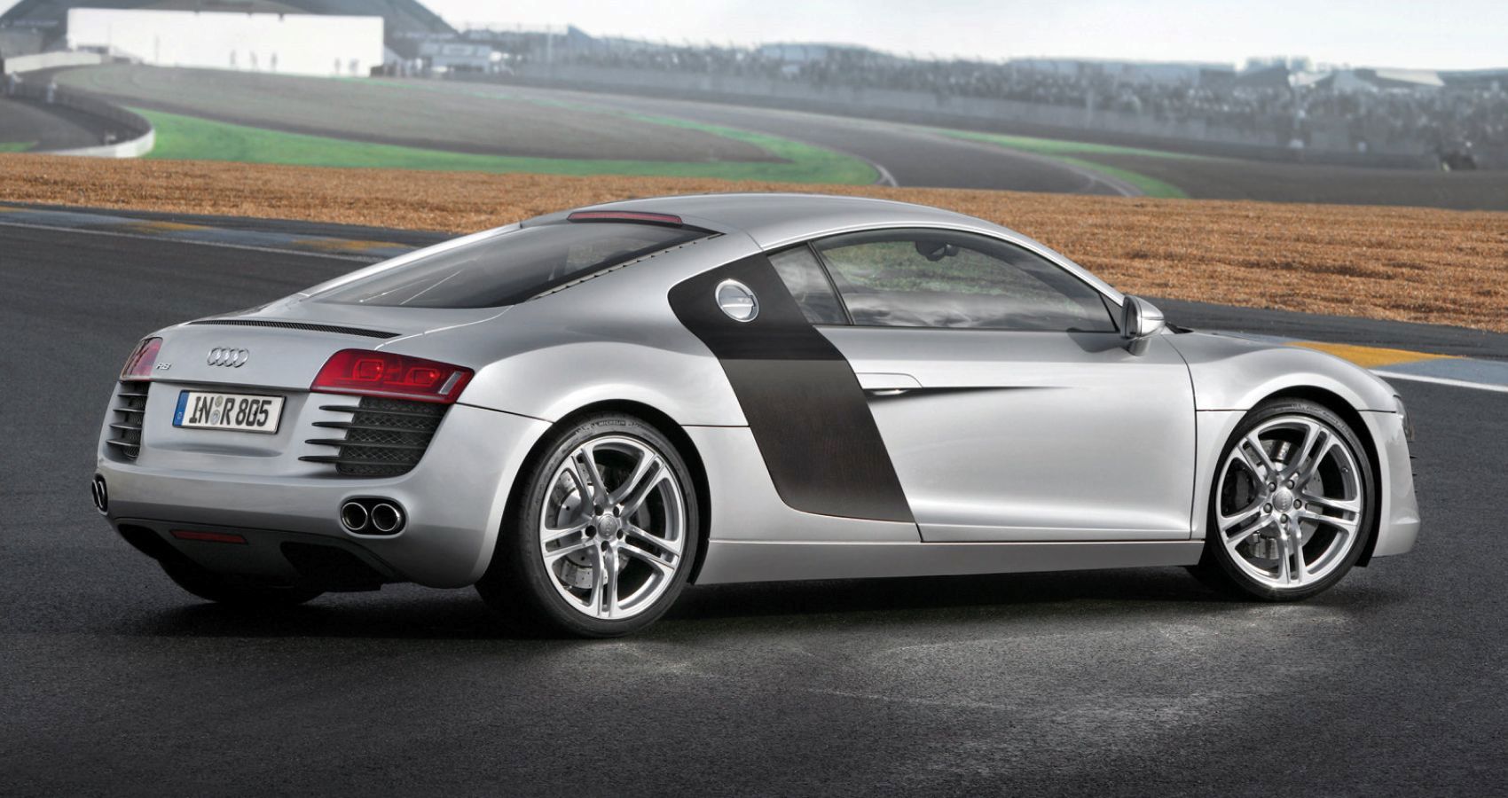 Audi R8 V8