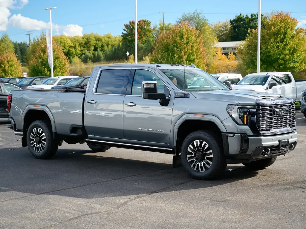 GMC Sierra 3500HD Denali Ultimate GMC Sierra 3500HD Denali Ultimate