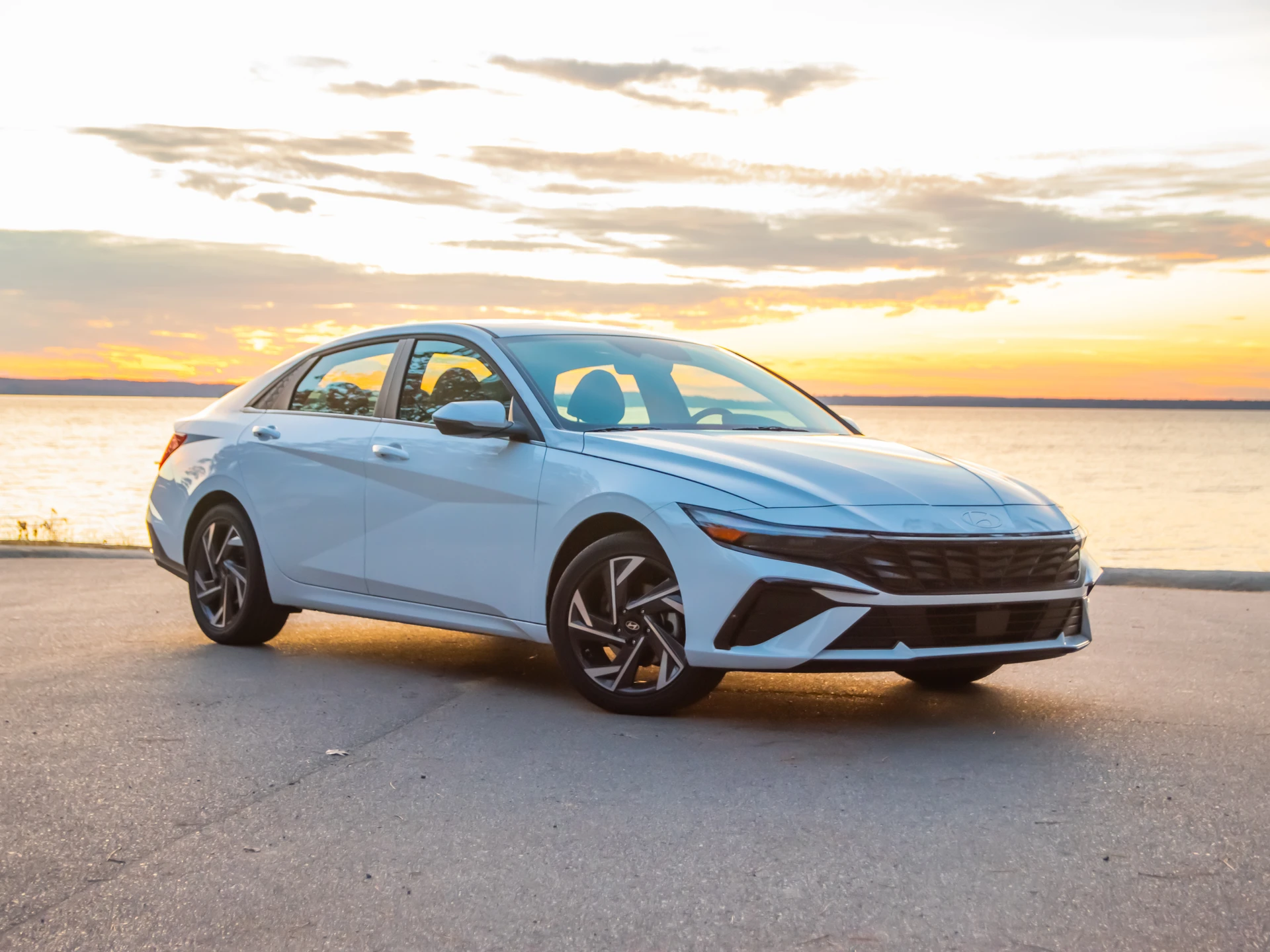 Hyundai Elantra Hybrid