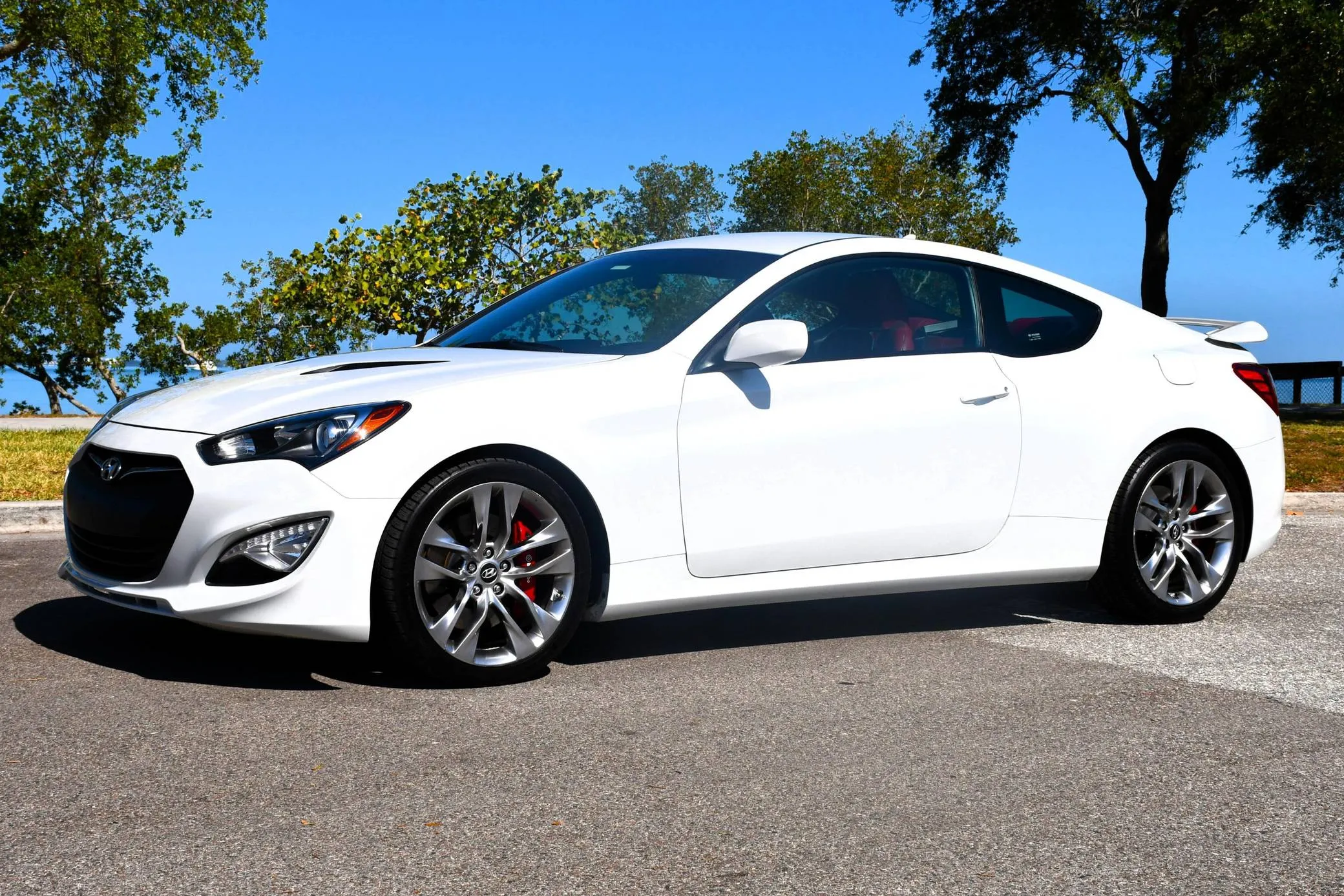 Hyundai Genesis Coupe 3.8 Hyundai Genesis Coupe 3.8