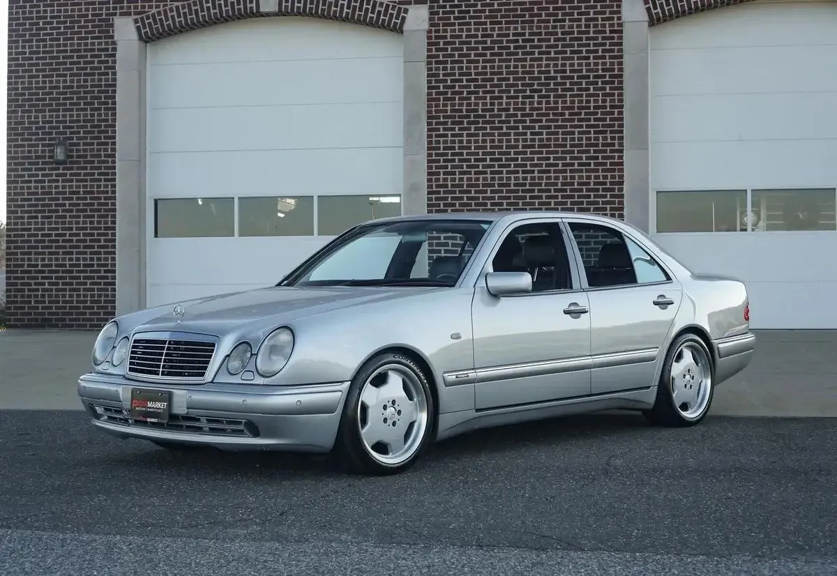 Mercedes Benz E55 AMG W210