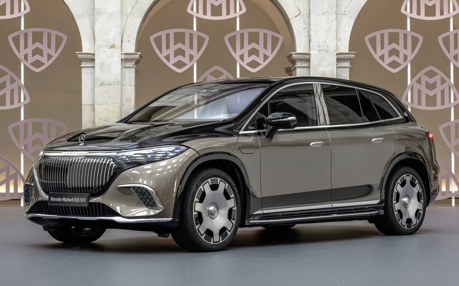 Mercedes Benz EQS SUV