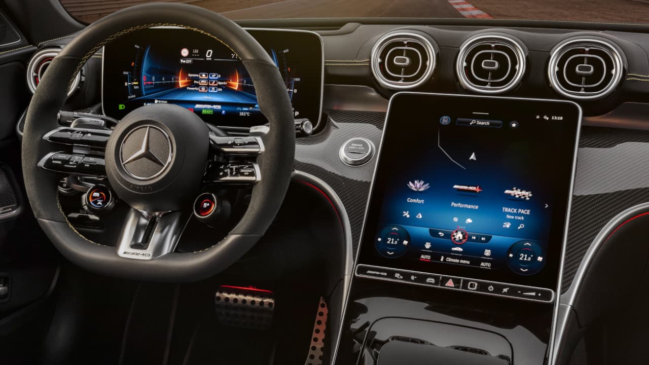 Mercedes Benz MBUX System