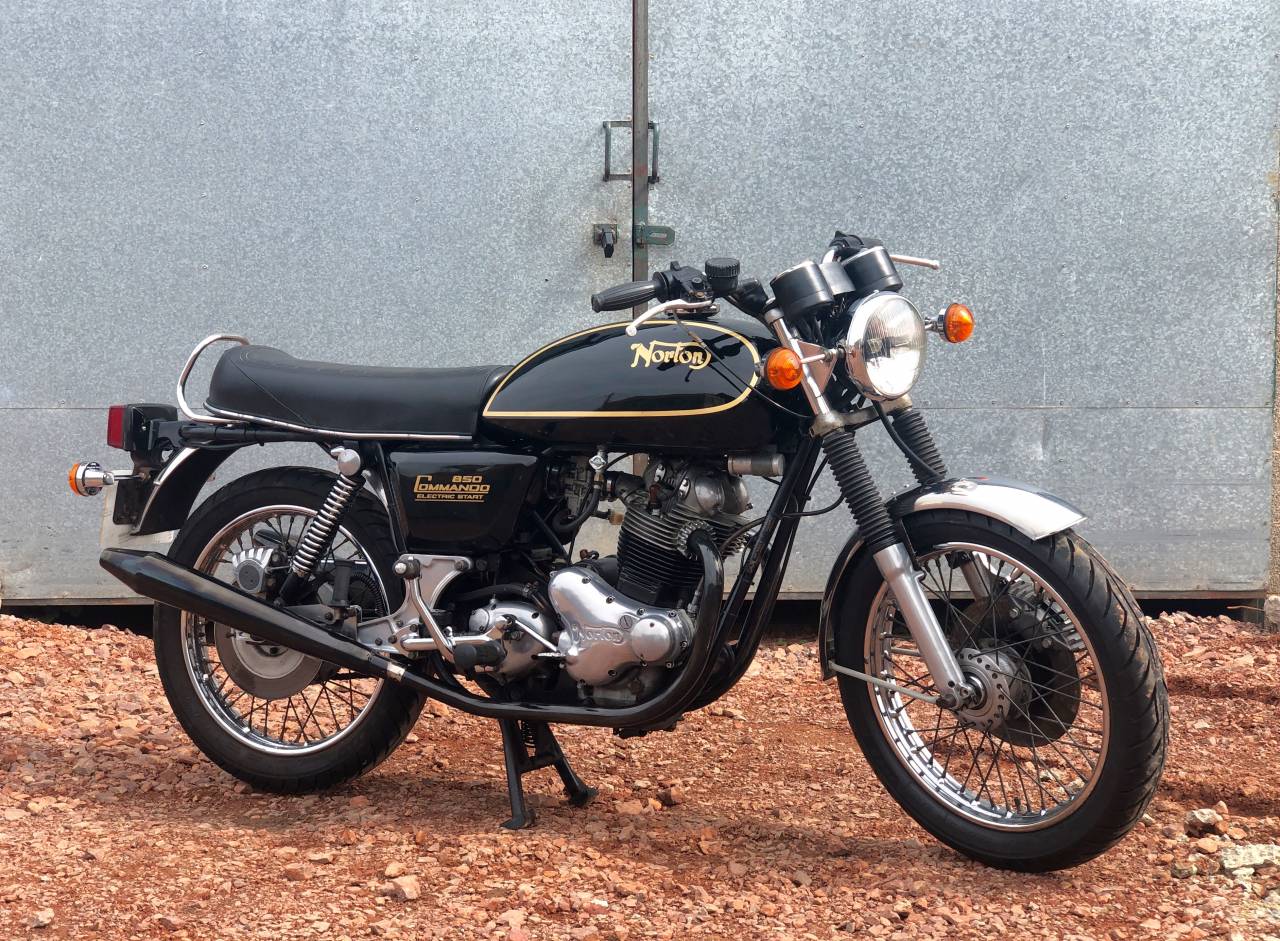 Norton Commando 750