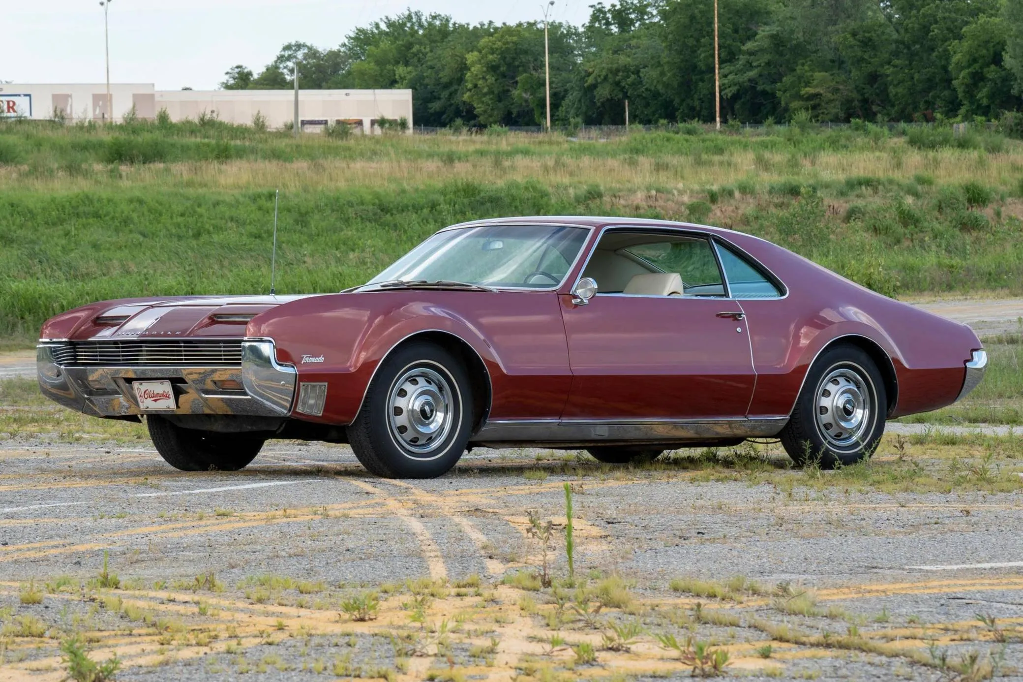 Oldsmobile Toronado Deluxe