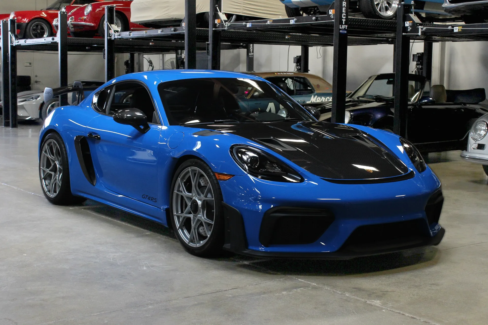 Porsche 718 Cayman GT4 RS Heritage Edition