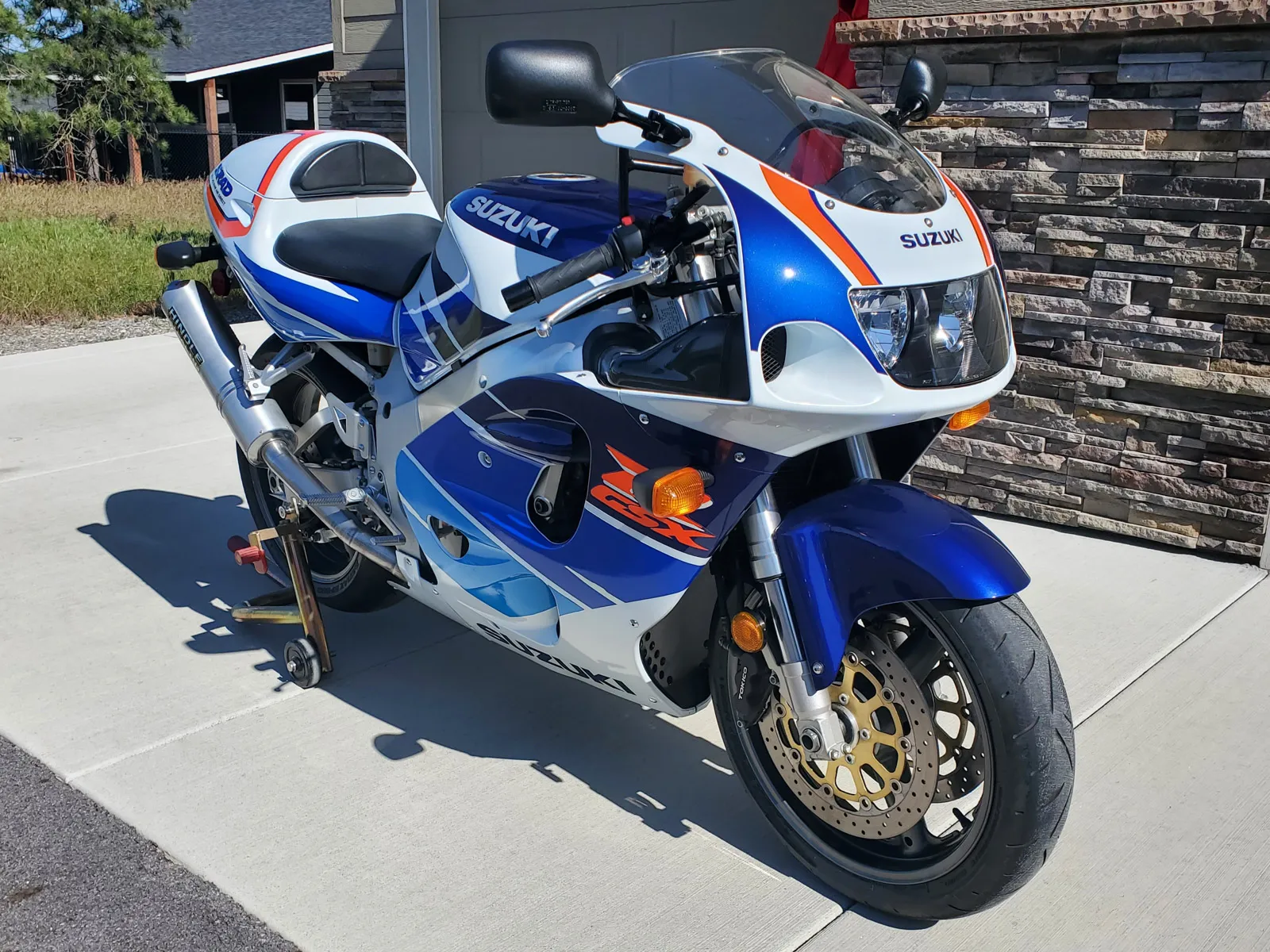 Suzuki GSX R750 1996 Suzuki GSX R750 1996