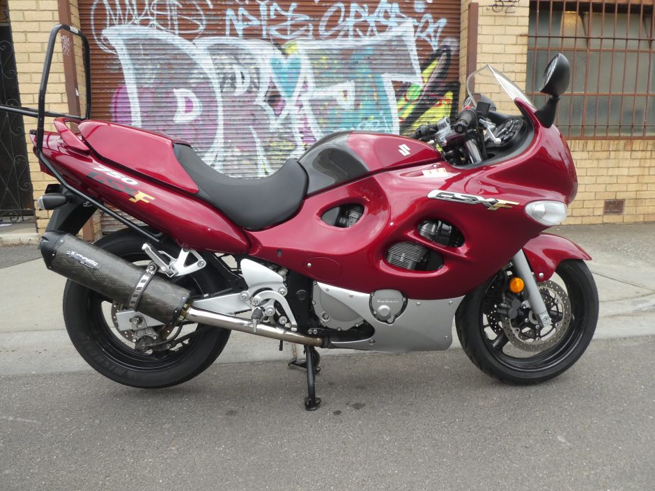 Suzuki GSX750F Katana