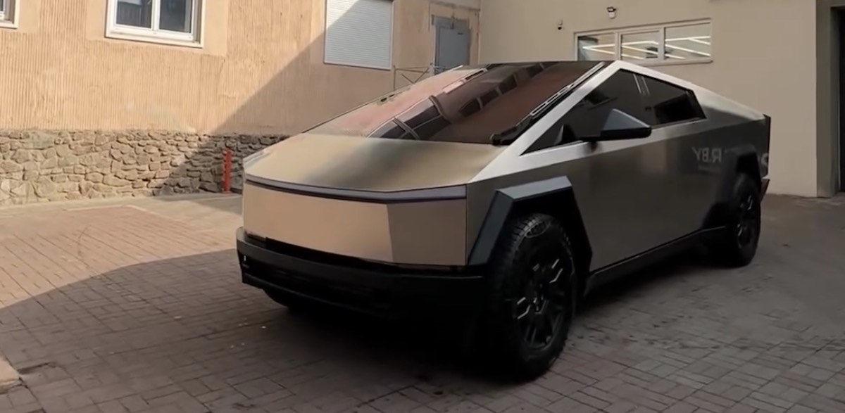 Tesla Cybertruck Beast Tri Motor