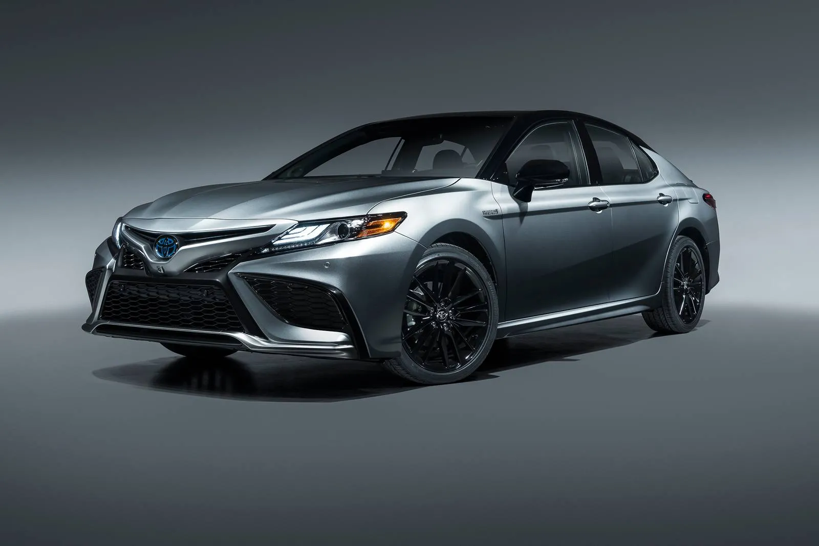 Toyota Camry Hybrid LE