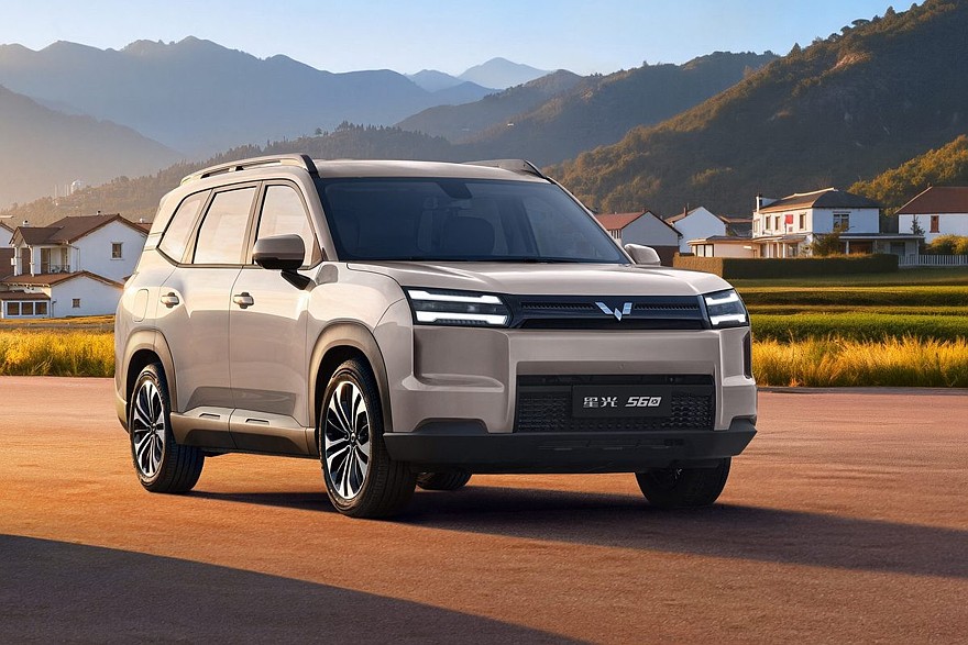 Wuling Xingguang 560 SUV