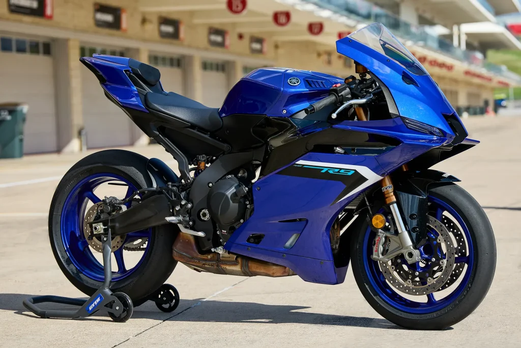 Yamaha R9