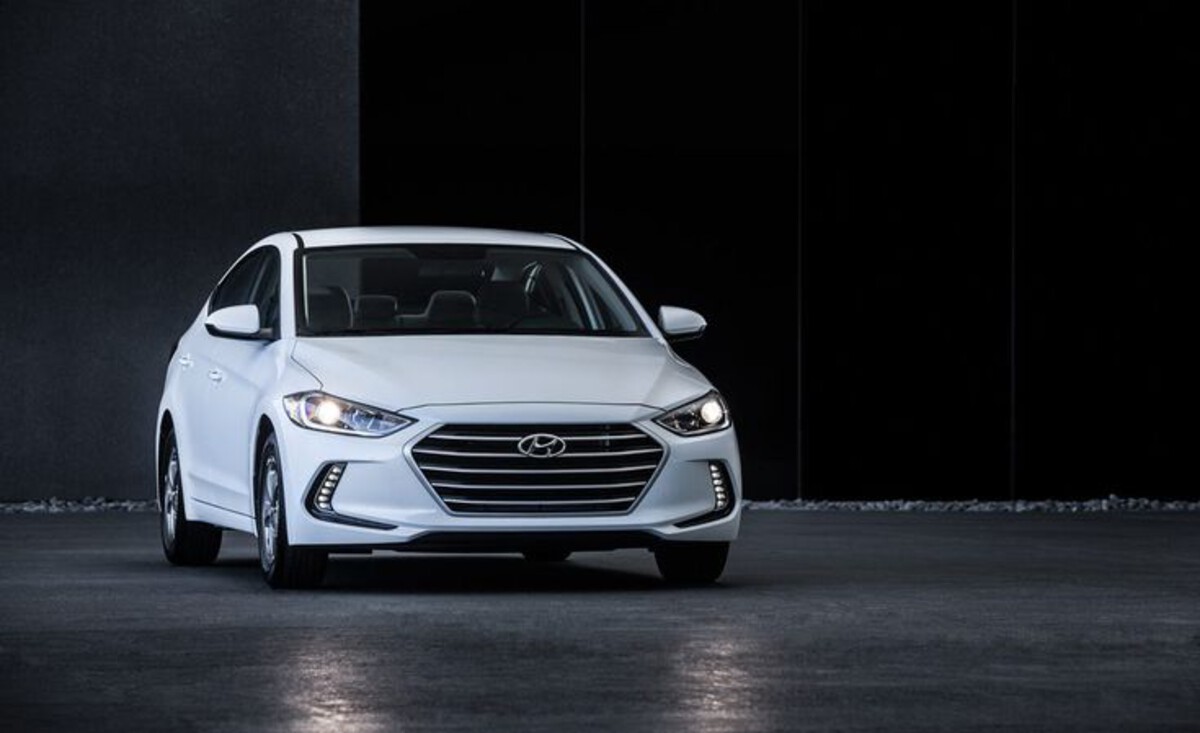  Hyundai Elantra (Value Packed Commuter)