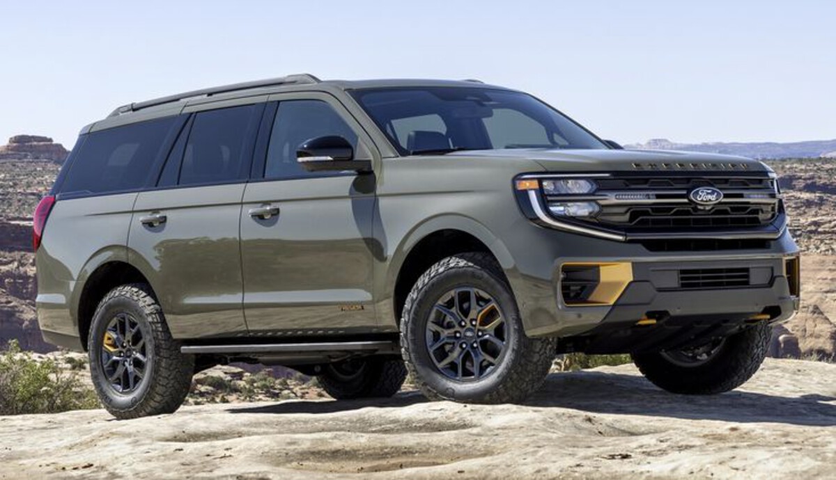  Luxury Rugged SUV (Regal Expedition)