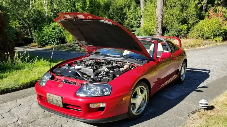 2JZ GTE Inline Six in the Toyota Supra Turbo MK4