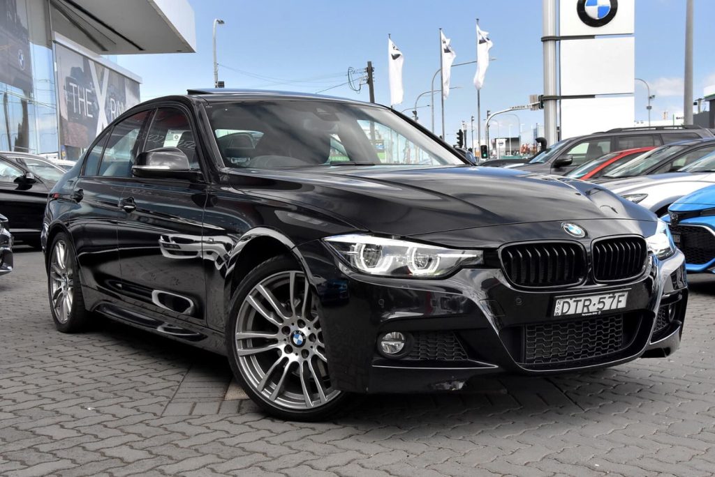 BMW F30 330i