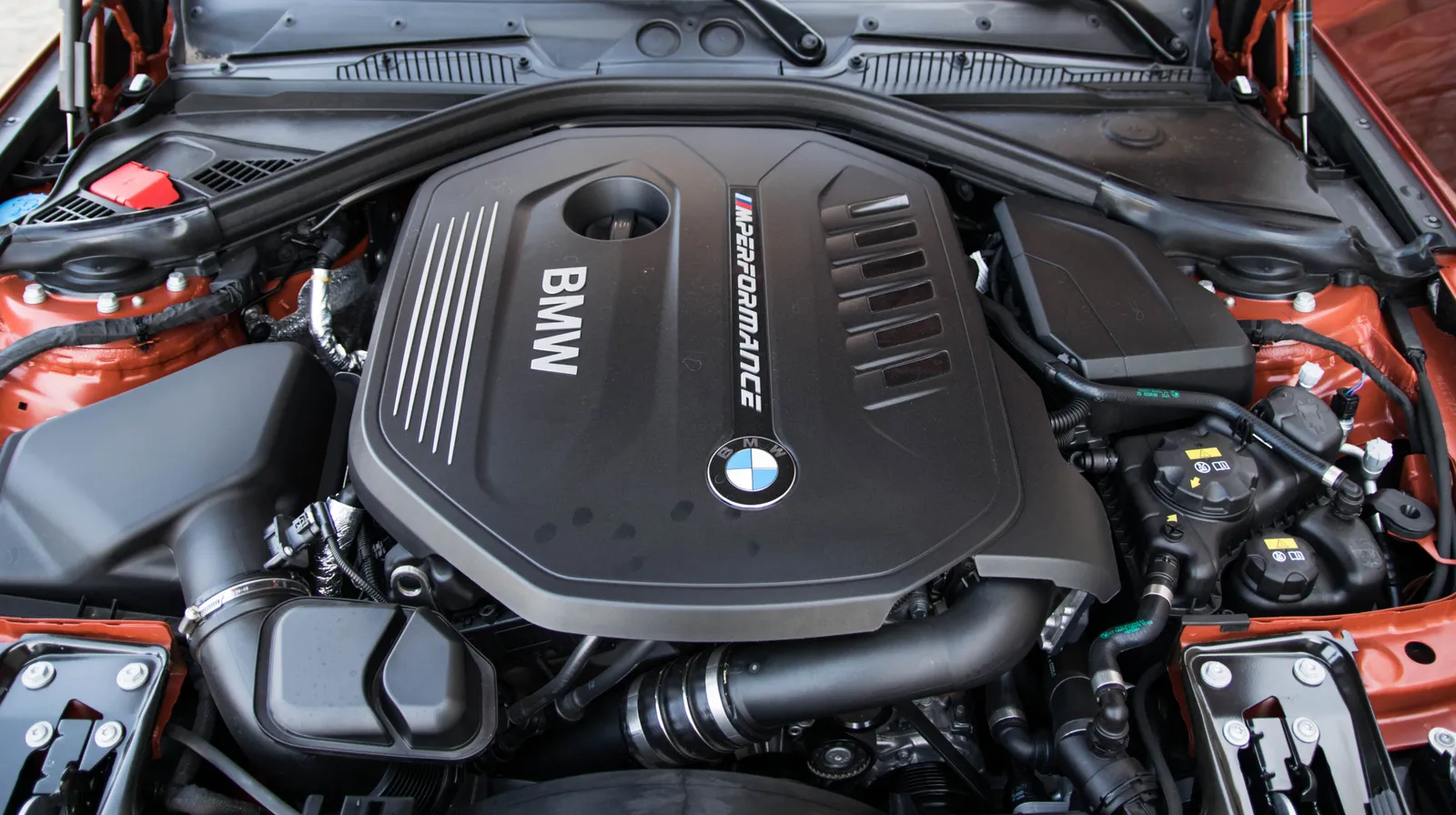 BMW M54 3.0 Liter Inline Six BMW M54 3.0 Liter Inline Six