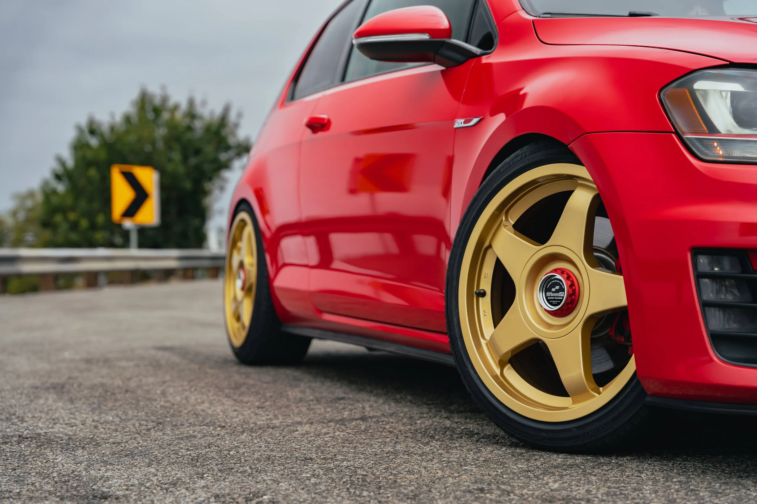 Fifteen52 Tarmac Wheels on the 2023 Volkswagen Golf R