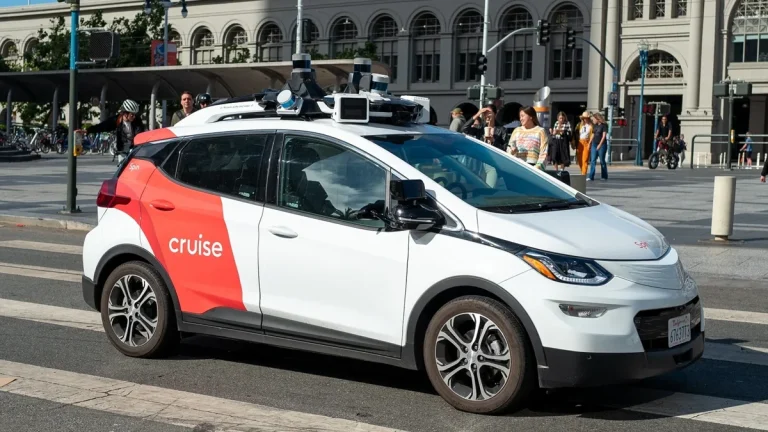 GM Exits Cruise Robotaxi Business