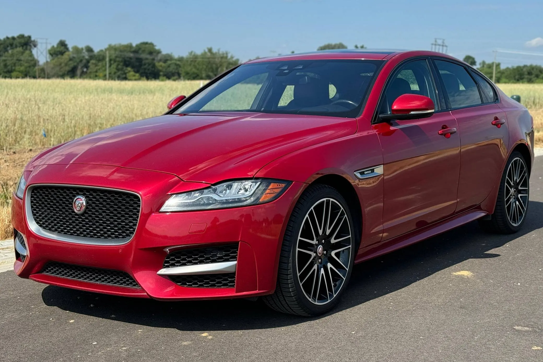 Jaguar XF 2016 Model
