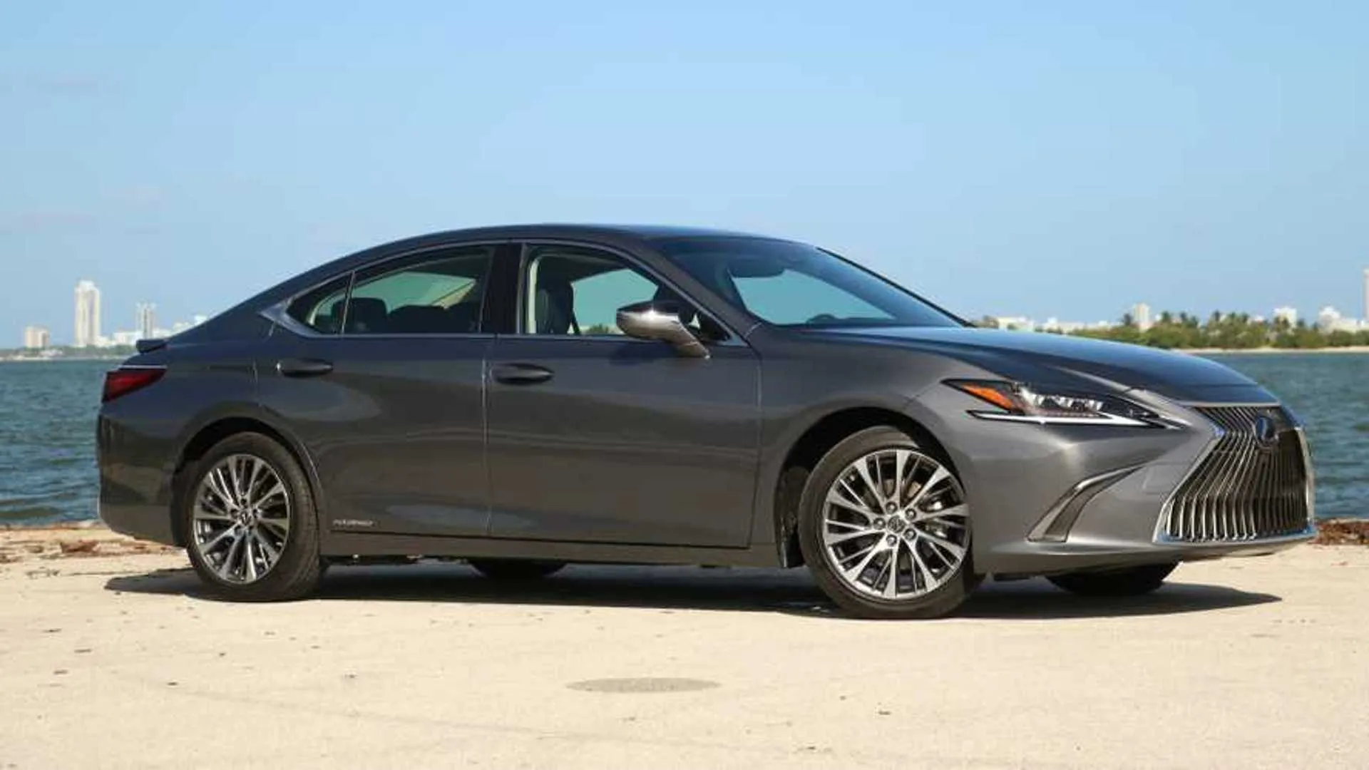 Lexus ES 300h Luxury