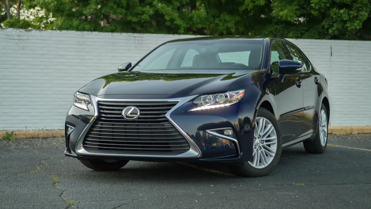 Lexus ES 350 (2015–2017)
