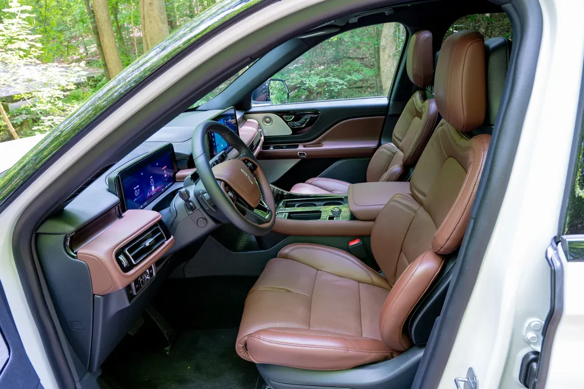 Lincoln Aviator Lincoln Aviator Driver seat