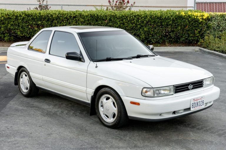 Nissan Sentra SE RS 1