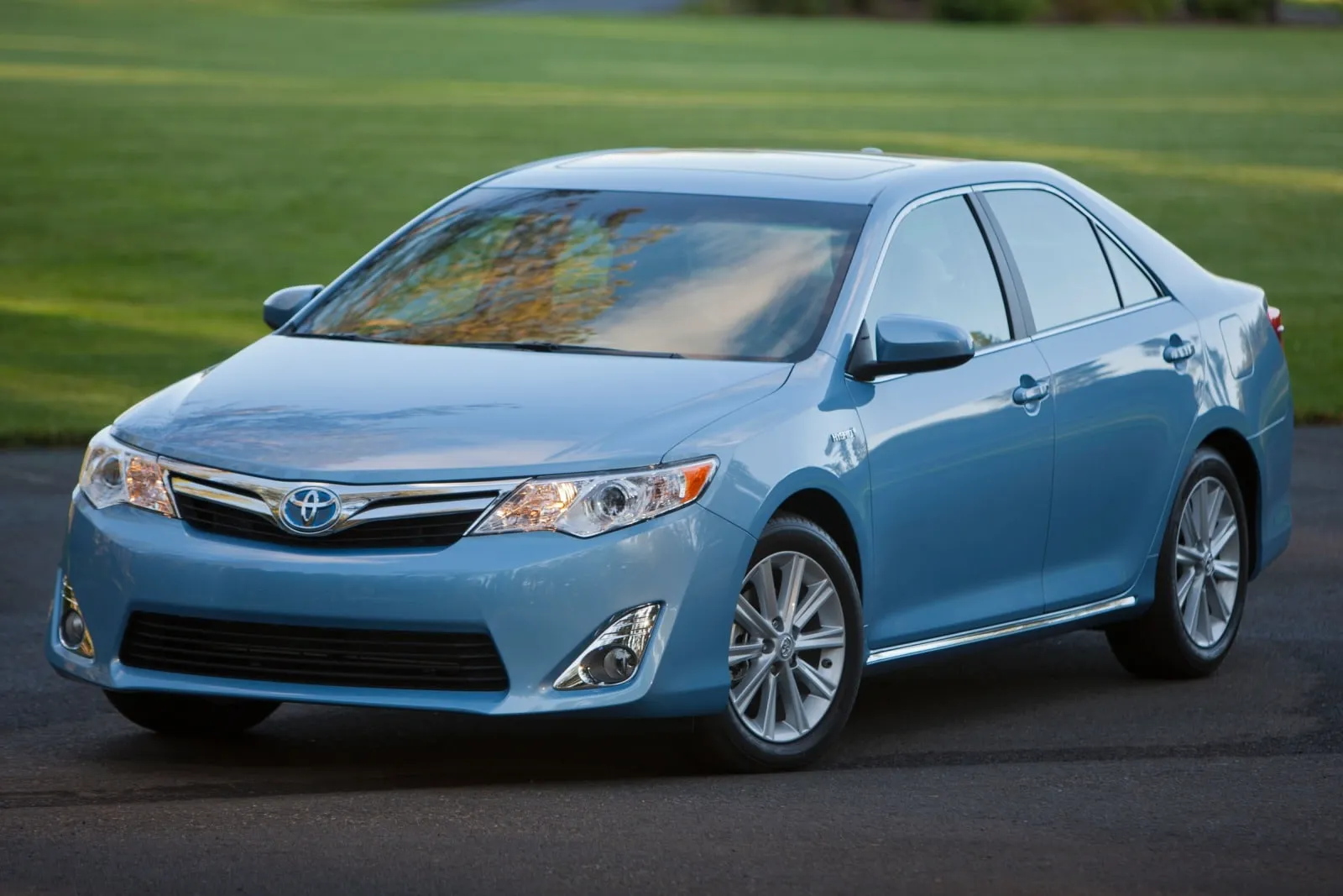 Toyota Camry Hybrid XLE