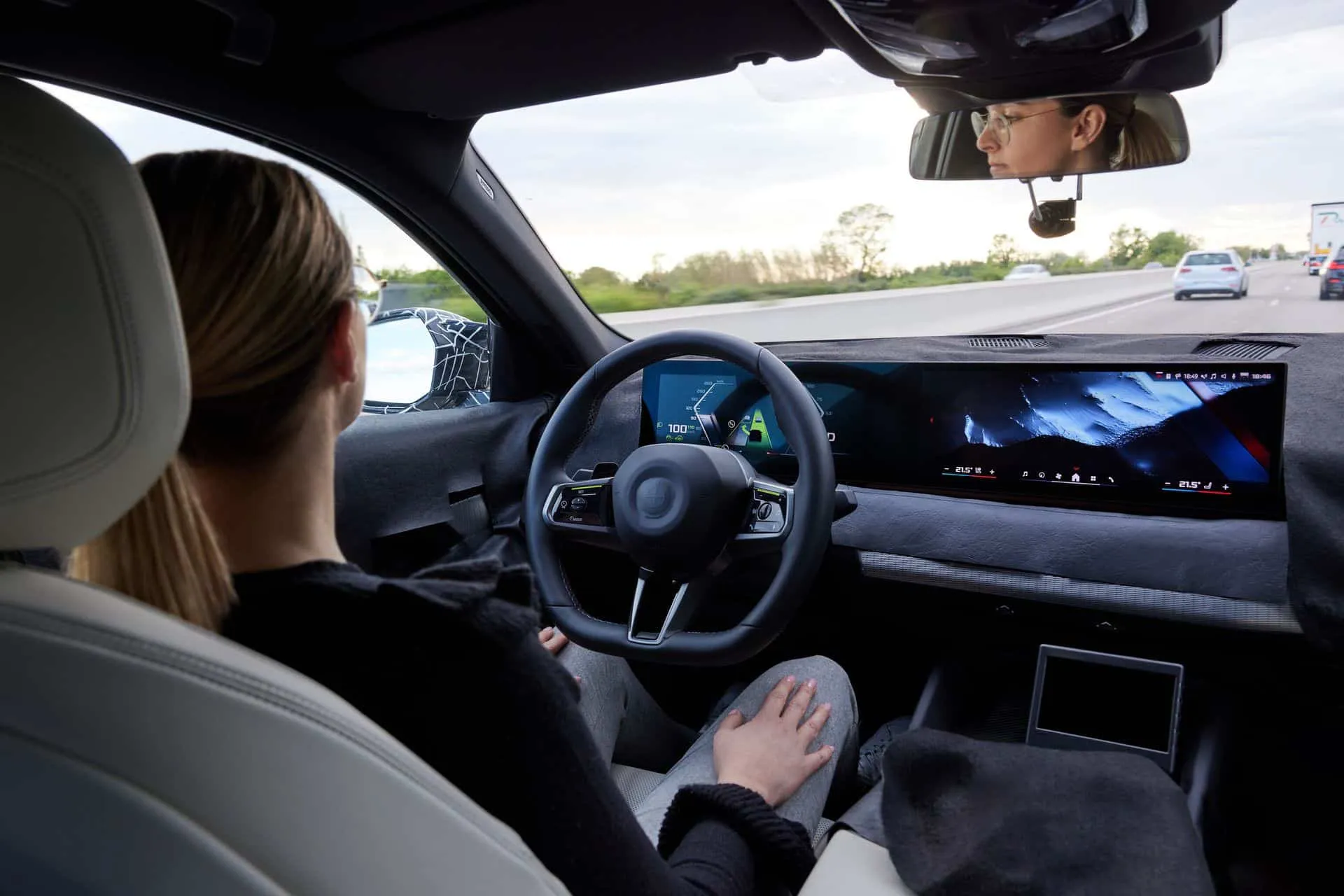 Traffic Jam Assist in BMW 5 Series Traffic Jam Assist in BMW 5 Series