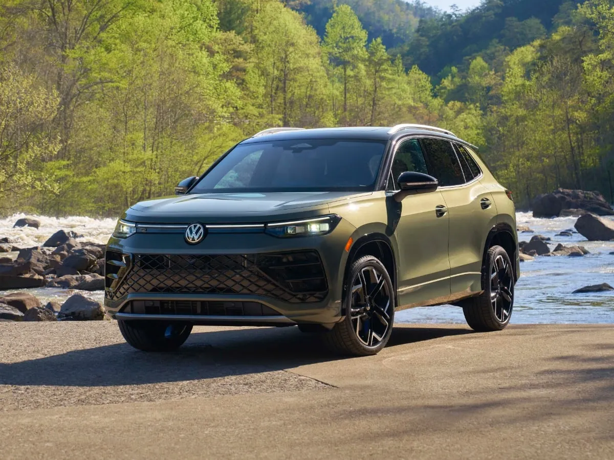 Volkswagen Tiguan SEL R Line