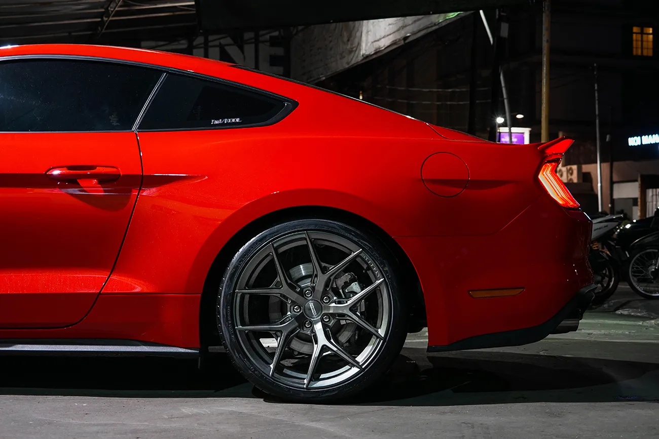 Vossen HF 5 Wheels on the 2024 Ford Mustang GT Premium
