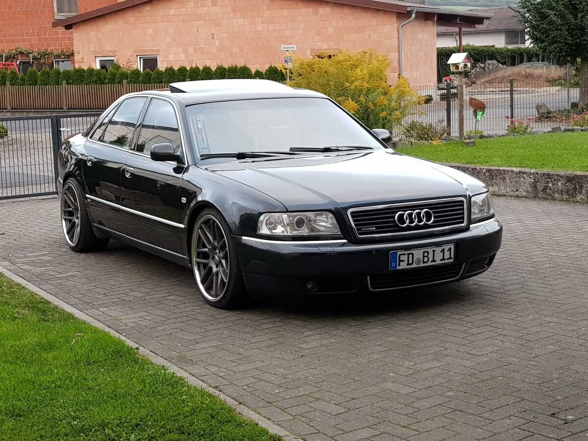  Audi S8 (D2) 